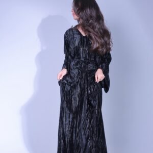 Alternative view of Black with gold details